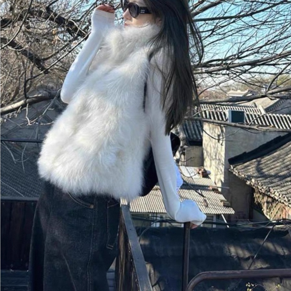 Stylish Fuffy cozy fashion White Faux Fur Vest
